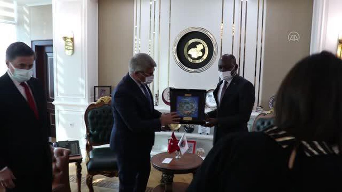 Burkina Faso'nun Ankara Büyükelçisi Brahima Sere, Vali Gürel'i ziyaret etti