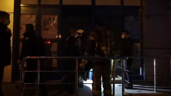 Bursa'da, zincir market şubesinin deposunda çıkan yangın söndürüldü Bursa'da, zincir market şubesinin deposunda çıkan yangın söndürüldü