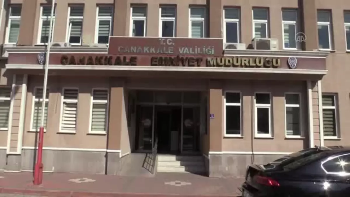 Son dakika haberleri! Çanakkale'de kendini polis olarak tanıttığı kişinin döviz ve altınlarını alan şüpheli tutuklandı