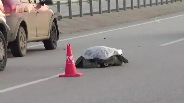 ÇANAKKALE - Otomobilin çarptığı elektrikli bisiklet sürücüsü yaşamını yitirdi ÇANAKKALE - Otomobilin çarptığı elektrikli bisiklet sürücüsü yaşamını yitirdi