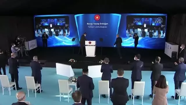 Son dakika haberleri: Cumhurbaşkanı Erdoğan: 'Bayraklı'daki rezerv alanda inşa edeceğimiz konutları, stok dönüşüm konutu olarak da kullanacağız' Son dakika haberleri: Cumhurbaşkanı Erdoğan: 'Bayraklı'daki rezerv alanda inşa edeceğimiz konutları, stok dönüşüm konutu olarak da kullanacağız'