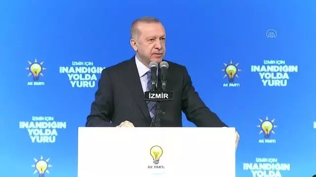 Cumhurbaşkanı Erdoğan: '(CHP) Berat Albayrak'ı ve onun nezdinde tüm ailemle birlikte şahsımı hedef alan bir kampanya yürütüyor' Cumhurbaşkanı Erdoğan: '(CHP) Berat Albayrak'ı ve onun nezdinde tüm ailemle birlikte şahsımı hedef alan bir kampanya yürütüyor'