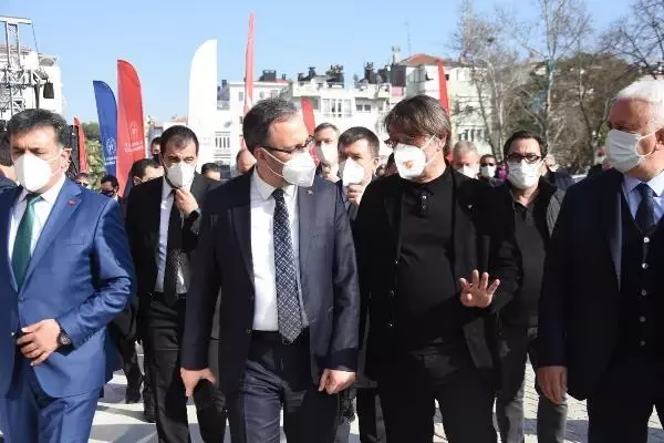Cumhurbaşkanı Erdoğan, Göztepe Stadı'nın açılışını yaptı Cumhurbaşkanı Erdoğan, Göztepe Stadı'nın açılışını yaptı