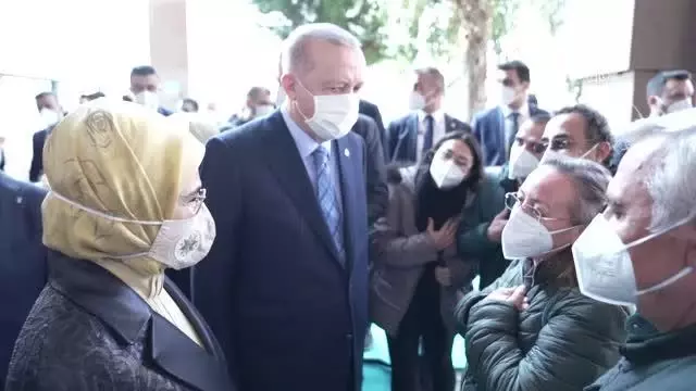 Cumhurbaşkanı Erdoğan ile eşi Emine Erdoğan, İzmir'de Ayda bebeğin yakınlarıyla görüştü Cumhurbaşkanı Erdoğan ile eşi Emine Erdoğan, İzmir'de Ayda bebeğin yakınlarıyla görüştü