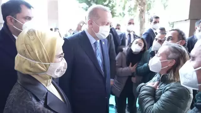 Cumhurbaşkanı Erdoğan ile eşi Emine Erdoğan, İzmir'de Ayda bebeğin yakınlarıyla görüştü Cumhurbaşkanı Erdoğan ile eşi Emine Erdoğan, İzmir'de Ayda bebeğin yakınlarıyla görüştü