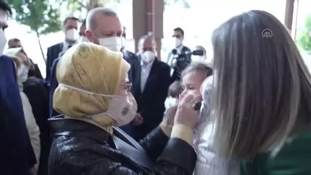 Cumhurbaşkanı Erdoğan ile eşi Emine Erdoğan, İzmir'de Ayda bebeğin yakınlarıyla görüştü Cumhurbaşkanı Erdoğan ile eşi Emine Erdoğan, İzmir'de Ayda bebeğin yakınlarıyla görüştü