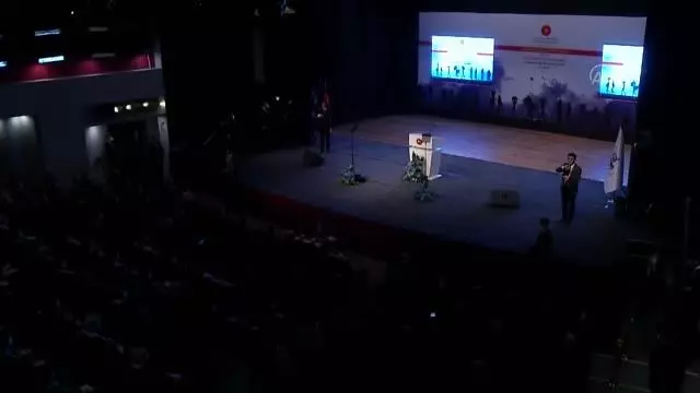 Cumhurbaşkanı Erdoğan: '(Göçmenler konusunda) İnsanlık sadece Akdeniz'de değil, Ege'de ve Meriç'te de sınıfta kalmıştır' Cumhurbaşkanı Erdoğan: '(Göçmenler konusunda) İnsanlık sadece Akdeniz'de değil, Ege'de ve Meriç'te de sınıfta kalmıştır'