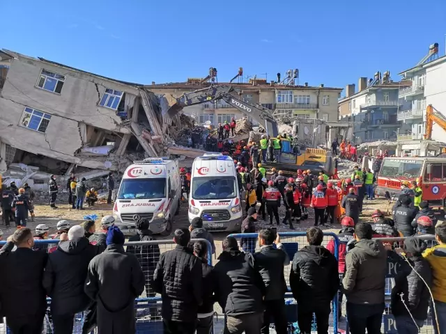Deprem uzmanı Prof. Dr. Ercan Aksoy: Doğu Anadolu fayı suskunluk döneminden aktif döneme geçti Deprem uzmanı Prof. Dr. Ercan Aksoy: Doğu Anadolu fayı suskunluk döneminden aktif döneme geçti