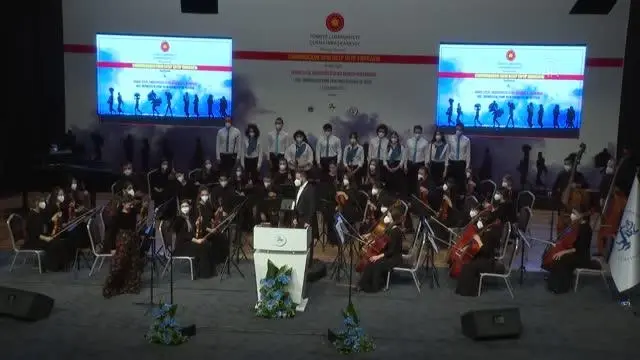Depremzede konservatuar öğrencisi İnci Okan konserde yer aldı Depremzede konservatuar öğrencisi İnci Okan konserde yer aldı