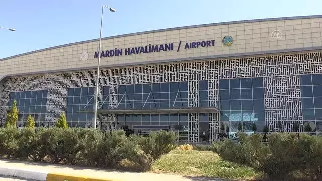 DHMİ havalimanlarındaki kiracıların 31 Ocak'a ötelenen kira bedellerinin iptali Mardin Havalimanı esnafını mutlu etti DHMİ havalimanlarındaki kiracıların 31 Ocak'a ötelenen kira bedellerinin iptali Mardin Havalimanı esnafını mutlu etti