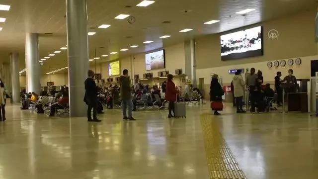 DHMİ havalimanlarındaki kiracıların 31 Ocak'a ötelenen kira bedellerinin iptal edilmesi esnafa 'can suyu' oldu DHMİ havalimanlarındaki kiracıların 31 Ocak'a ötelenen kira bedellerinin iptal edilmesi esnafa 'can suyu' oldu