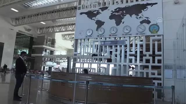 DHMİ havalimanlarındaki kiracıların 31 Ocak'a ötelenen kira bedellerinin iptali Mardin Havalimanı esnafını mutlu etti DHMİ havalimanlarındaki kiracıların 31 Ocak'a ötelenen kira bedellerinin iptali Mardin Havalimanı esnafını mutlu etti