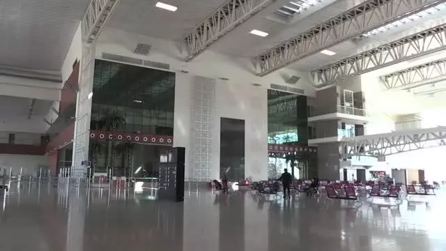 DHMİ havalimanlarındaki kiracıların 31 Ocak'a ötelenen kira bedellerinin iptali Mardin Havalimanı esnafını mutlu etti DHMİ havalimanlarındaki kiracıların 31 Ocak'a ötelenen kira bedellerinin iptali Mardin Havalimanı esnafını mutlu etti