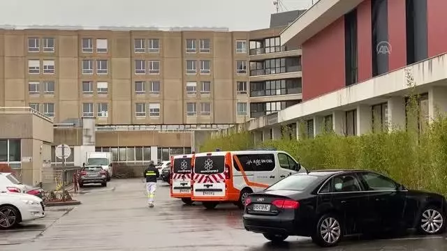 Son dakika haberleri! Erzurumlu genç doktor Fransa'da babasının onardığı hastanede hayat kurtarıyor (1) Son dakika haberleri! Erzurumlu genç doktor Fransa'da babasının onardığı hastanede hayat kurtarıyor (1)