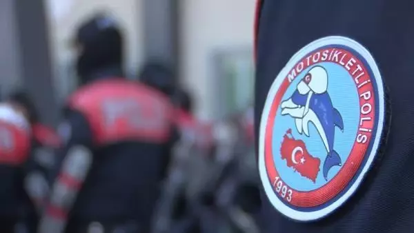 Son dakika haber! Esenyurt'ta Motosikletli Polis Timleri'nden helikopter destekli 'motosiklet' denetimi Son dakika haber! Esenyurt'ta Motosikletli Polis Timleri'nden helikopter destekli 'motosiklet' denetimi