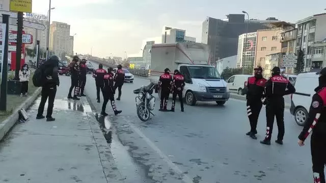 Son dakika haberleri: Esenyurt'ta polis geniş çaplı denetim yaptı Son dakika haberleri: Esenyurt'ta polis geniş çaplı denetim yaptı