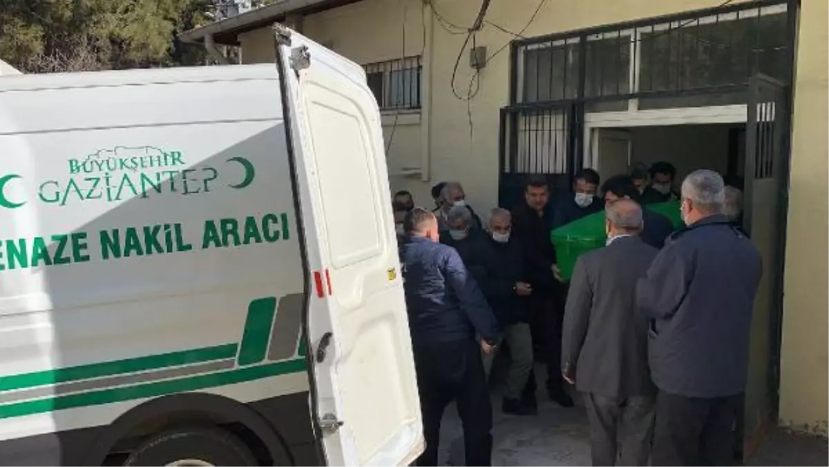 Evde tüfekle intihar etti