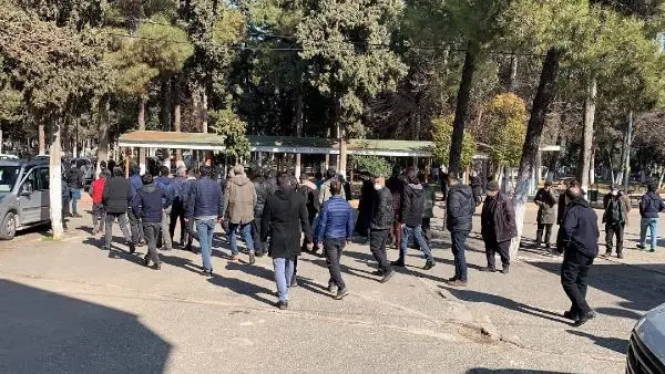 Evde tüfekle intihar etti Evde tüfekle intihar etti