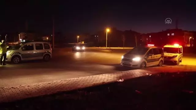 Evin duvarına çarpan otomobilin sürücüsü öldü Evin duvarına çarpan otomobilin sürücüsü öldü