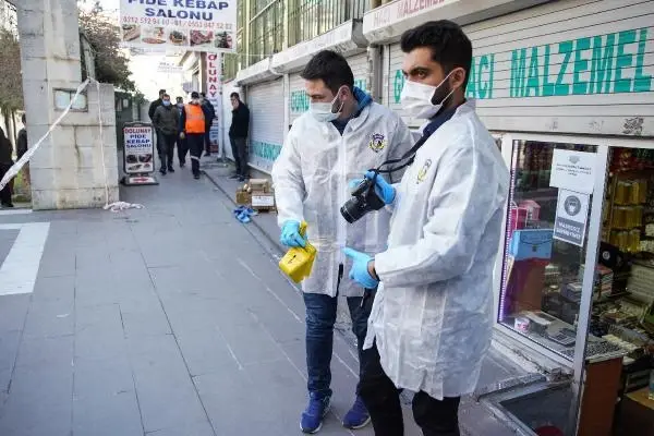 (Ek bilgi ve görüntüyle)Fatih'te akraba olan 2 kişi arasında çıkan kavga kanlı bitti: 2 yaralı (Ek bilgi ve görüntüyle)Fatih'te akraba olan 2 kişi arasında çıkan kavga kanlı bitti: 2 yaralı