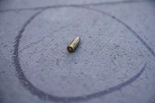 (Ek bilgi ve görüntüyle)Fatih'te akraba olan 2 kişi arasında çıkan kavga kanlı bitti: 2 yaralı (Ek bilgi ve görüntüyle)Fatih'te akraba olan 2 kişi arasında çıkan kavga kanlı bitti: 2 yaralı