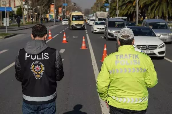 Fatih'te drone ile trafik denetimi Fatih'te drone ile trafik denetimi