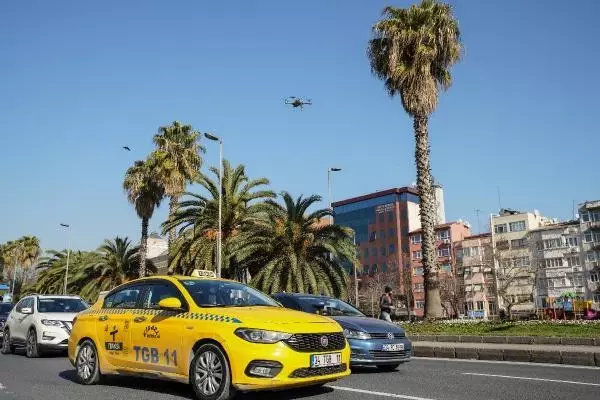 Fatih'te drone ile trafik denetimi Fatih'te drone ile trafik denetimi