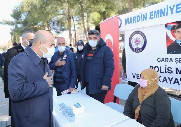 Gara şehidi polis Vedat Kaya için memleketinde dua edilip, lokma dağıtıldı Gara şehidi polis Vedat Kaya için memleketinde dua edilip, lokma dağıtıldı