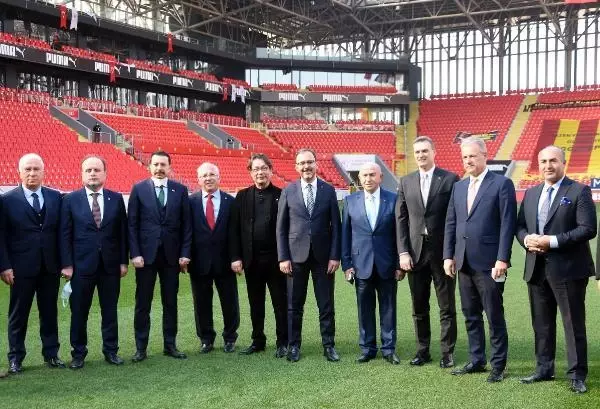 Cumhurbaşkanı Erdoğan, Göztepe Stadı'nın açılışını yaptı Cumhurbaşkanı Erdoğan, Göztepe Stadı'nın açılışını yaptı