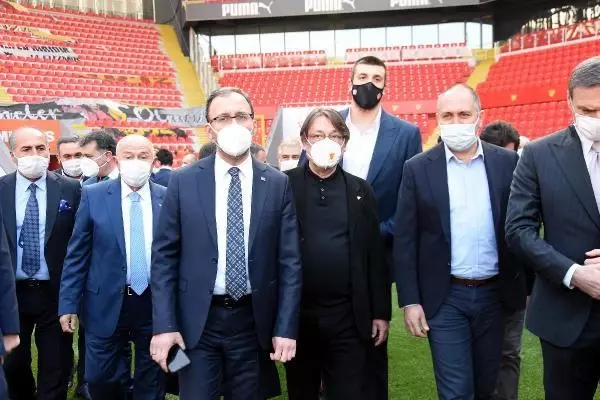 Cumhurbaşkanı Erdoğan, Göztepe Stadı'nın açılışını yaptı Cumhurbaşkanı Erdoğan, Göztepe Stadı'nın açılışını yaptı