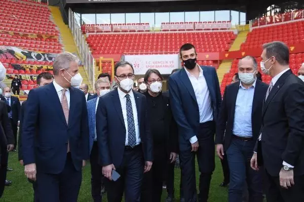 Cumhurbaşkanı Erdoğan, Göztepe Stadı'nın açılışını yaptı Cumhurbaşkanı Erdoğan, Göztepe Stadı'nın açılışını yaptı