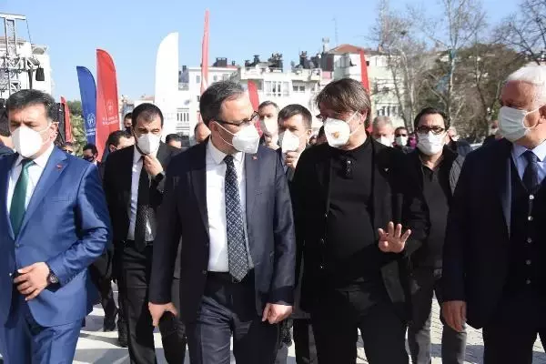Cumhurbaşkanı Erdoğan, Göztepe Stadı'nın açılışını yaptı Cumhurbaşkanı Erdoğan, Göztepe Stadı'nın açılışını yaptı