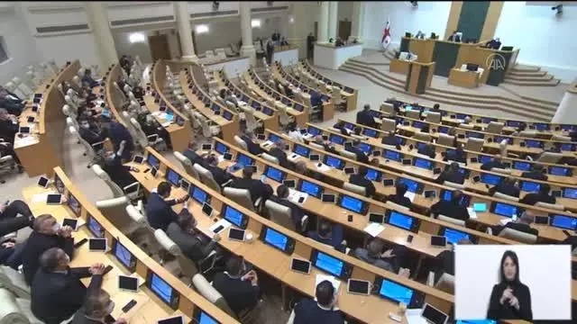Gürcistan'da Başbakan Garibaşvili'nin kabinesi güvenoyu aldı Gürcistan'da Başbakan Garibaşvili'nin kabinesi güvenoyu aldı