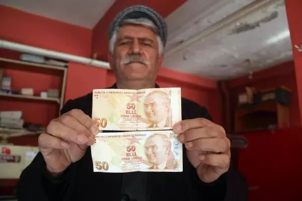 Bankamatikten çektiği hatalı basım 50 lirayı koleksiyoncular için satışa çıkardı Bankamatikten çektiği hatalı basım 50 lirayı koleksiyoncular için satışa çıkardı