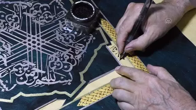 Hattat Mustafa Antika 8'inci kişisel sergisini açmaya hazırlanıyor Hattat Mustafa Antika 8'inci kişisel sergisini açmaya hazırlanıyor