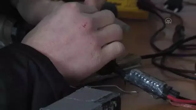 Havacılık tutkunu Trabzonlu genç model uçak yaptı Havacılık tutkunu Trabzonlu genç model uçak yaptı