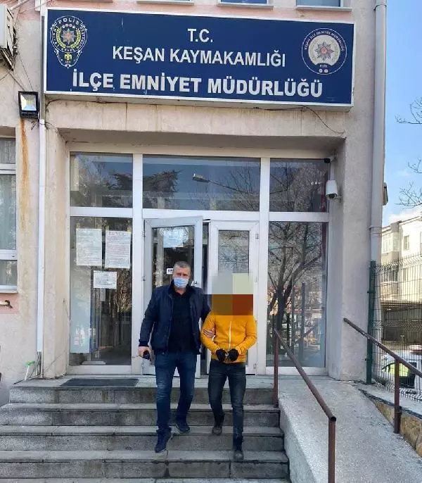 Hırsızlık hükümlüsü, kısıtlamada bekçilere yakalandı Hırsızlık hükümlüsü, kısıtlamada bekçilere yakalandı