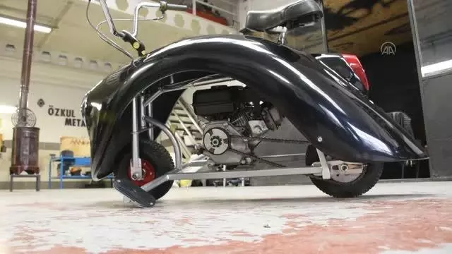 İki arkadaş özgün tasarımla 'Kaplumbike' adını verdikleri motosiklet üretti İki arkadaş özgün tasarımla 'Kaplumbike' adını verdikleri motosiklet üretti