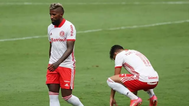 Internacional taraftarı, Rodinei'nin oynaması için cebinden 133 bin sterlin ödedi Internacional taraftarı, Rodinei'nin oynaması için cebinden 133 bin sterlin ödedi