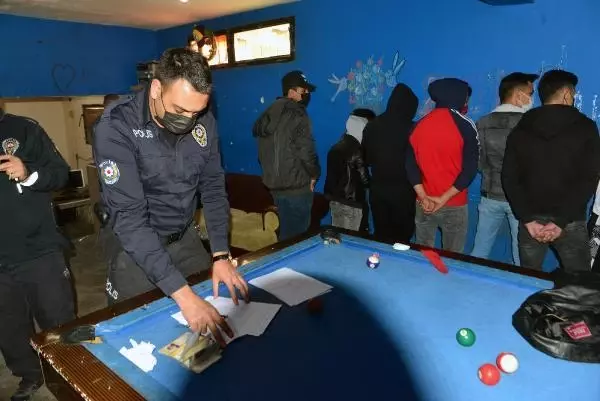 Son Dakika | Kafe görünümlü oyun salonuna polis baskını Son Dakika | Kafe görünümlü oyun salonuna polis baskını