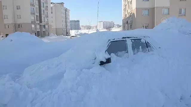 Kar nedeniyle 16 köy yolu ulaşıma kapandı Kar nedeniyle 16 köy yolu ulaşıma kapandı