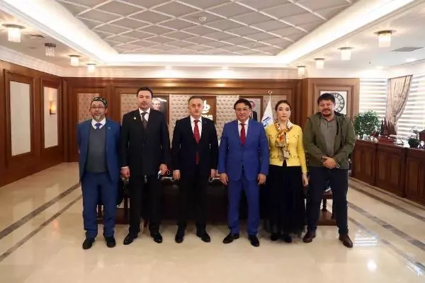 Kazakistanlı siyasetçi ve iş adamları Bağcılar Belediyesi'ni ziyaret etti Kazakistanlı siyasetçi ve iş adamları Bağcılar Belediyesi'ni ziyaret etti