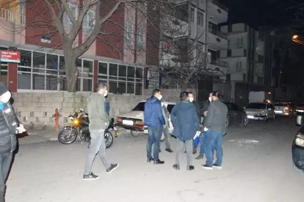 Son dakika haber... Kendisini polis olarak tanıtan şüpheli yaşlı adamın telefonunu çaldı Son dakika haber... Kendisini polis olarak tanıtan şüpheli yaşlı adamın telefonunu çaldı