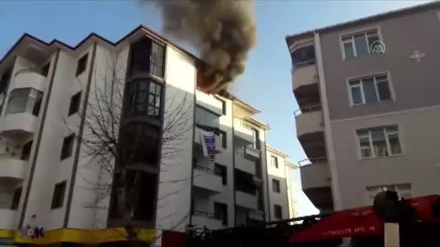 Son dakika haberleri... KIRKLARELİ - 5. katta çıkan yangında balkondan atlayan kişi ile dumandan etkilenen eşi hastaneye kaldırıldı Son dakika haberleri... KIRKLARELİ - 5. katta çıkan yangında balkondan atlayan kişi ile dumandan etkilenen eşi hastaneye kaldırıldı
