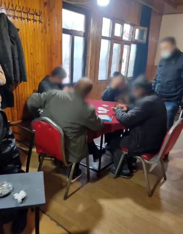 Konya'da, sokak kısıtlamasında 48 kişiye gözaltı Konya'da, sokak kısıtlamasında 48 kişiye gözaltı