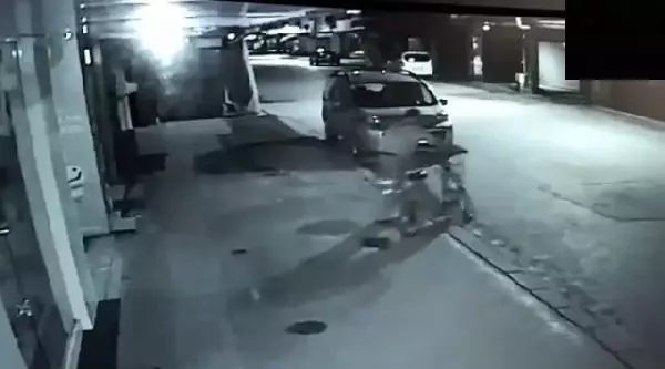Kuryelerin elektrikli bisikletlerini çalan hırsızlar yakalandı Kuryelerin elektrikli bisikletlerini çalan hırsızlar yakalandı