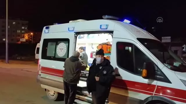Manevra katarı ile servis midibüsü hemzemin geçitte çarpıştı: 1 yaralı Manevra katarı ile servis midibüsü hemzemin geçitte çarpıştı: 1 yaralı