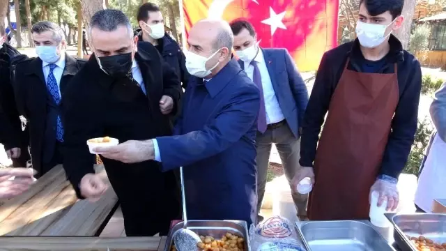 Mardin'de Gara şehidi anısına lokma dağıtıldı Mardin'de Gara şehidi anısına lokma dağıtıldı