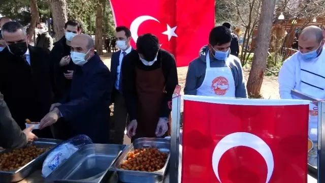 Mardin'de Gara şehidi anısına lokma dağıtıldı Mardin'de Gara şehidi anısına lokma dağıtıldı