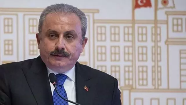 Şentop'tan, hakkında fezleke bulunan HDP'li 9 vekille ilgili açıklama: Komisyon değerlendirmeyi yapacaktır Şentop'tan, hakkında fezleke bulunan HDP'li 9 vekille ilgili açıklama: Komisyon değerlendirmeyi yapacaktır